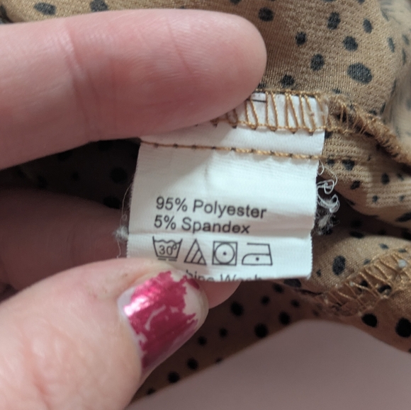 Brown Polkadot Cropped Blouse with Flutter Sleeves - Picture 4 of 4